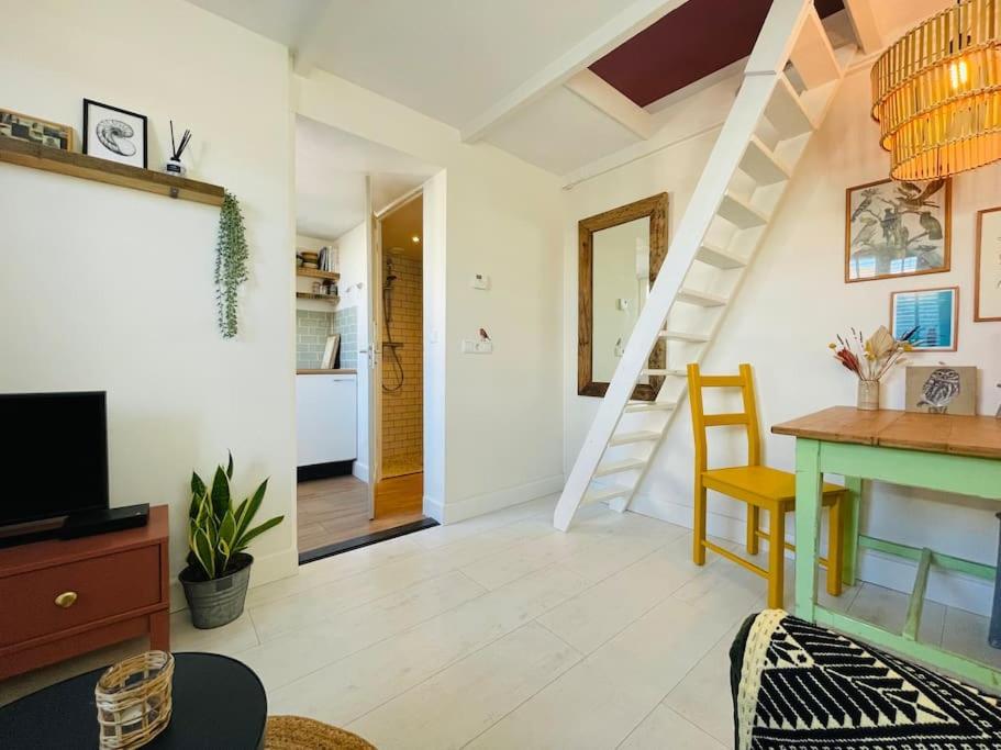 The Birdhouse, Tiny Home Close To The Beach Noordwijk Eksteriør billede